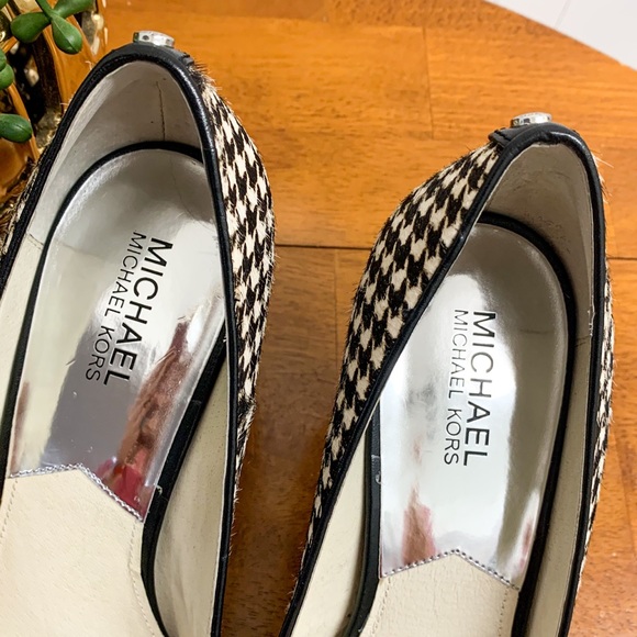 **SOLD** MICHAEL KORS Elisa Houndstooth Heels - Picture 5 of 10